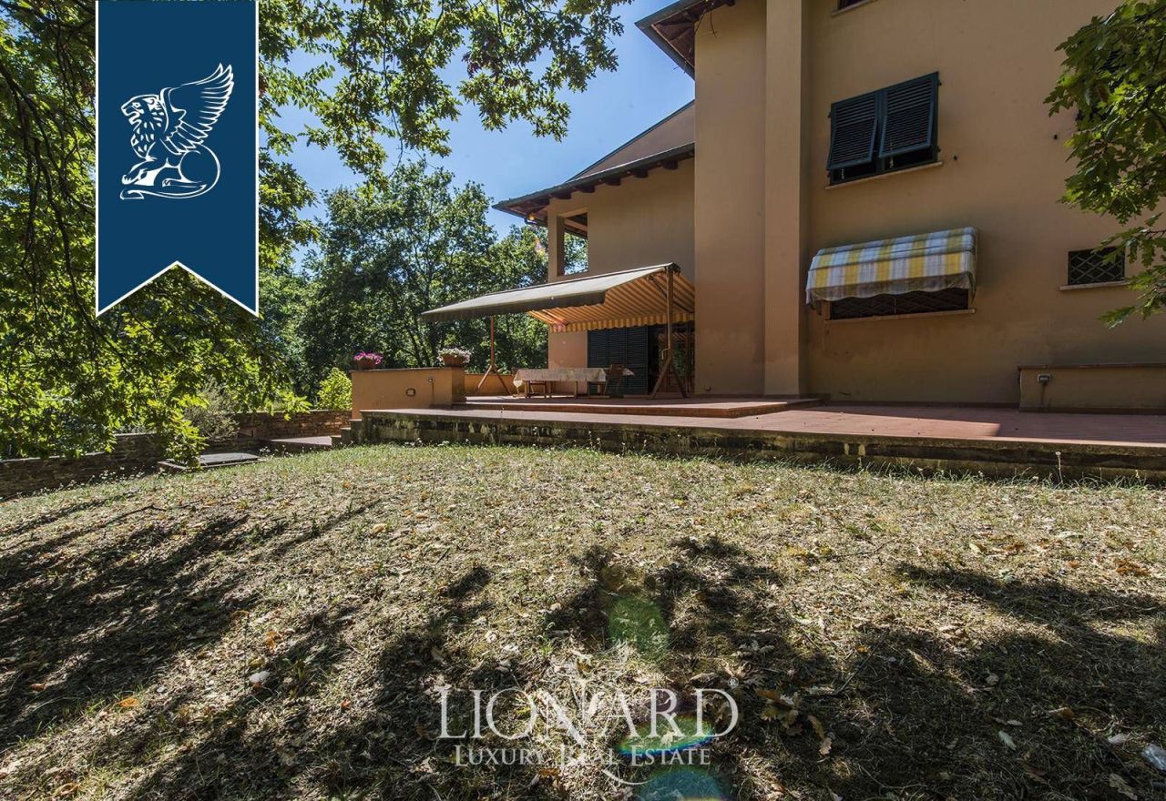 Villa in Lucca, Italy, 500 m² - picture 2