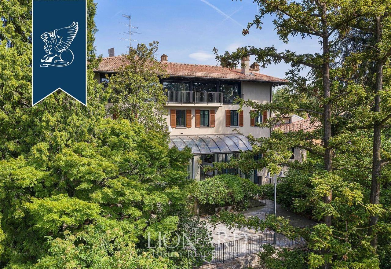 Villa a Varese, Italia, 622 m² - foto 3