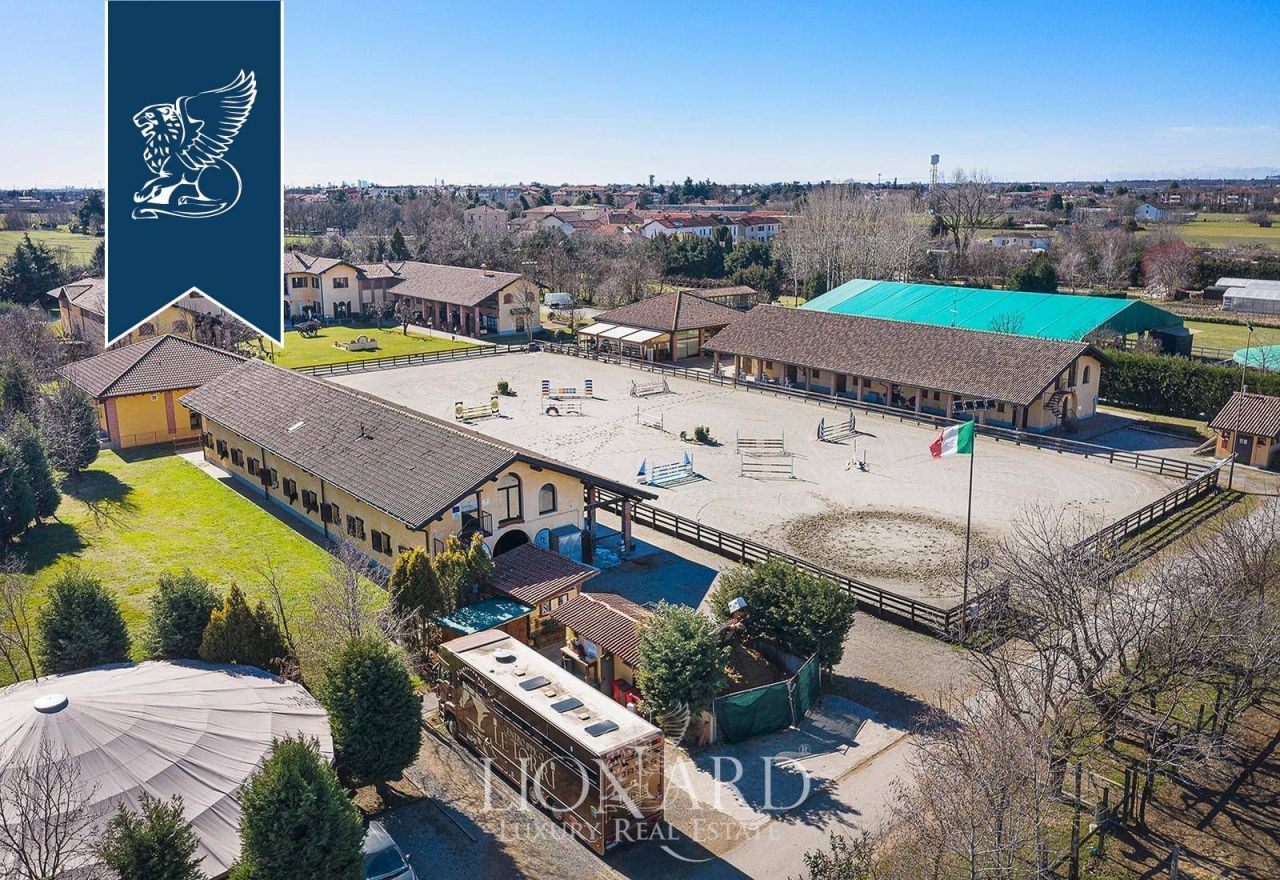 Granja en Monza, Italia, 3 700 m² - imagen 3