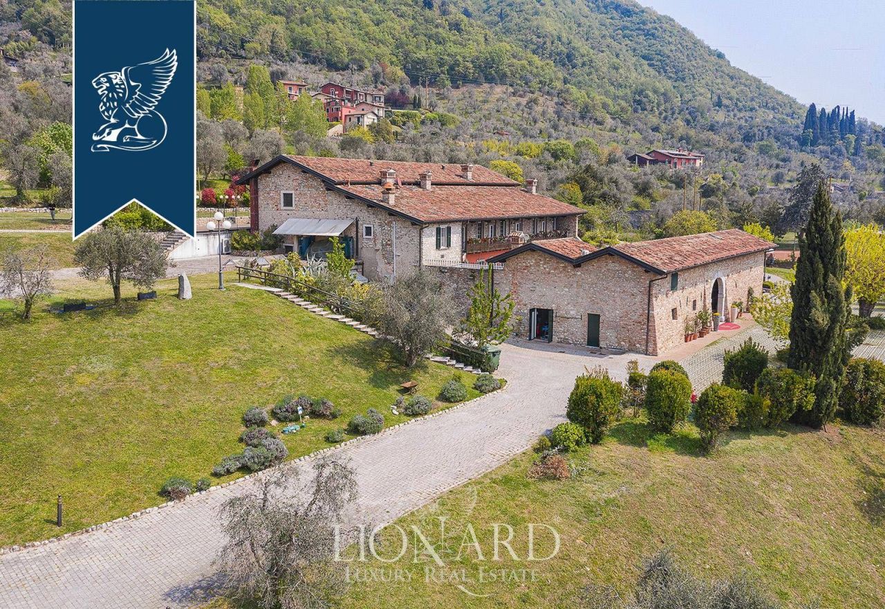 Farm in Salo, Italy, 2 500 m² - picture 3