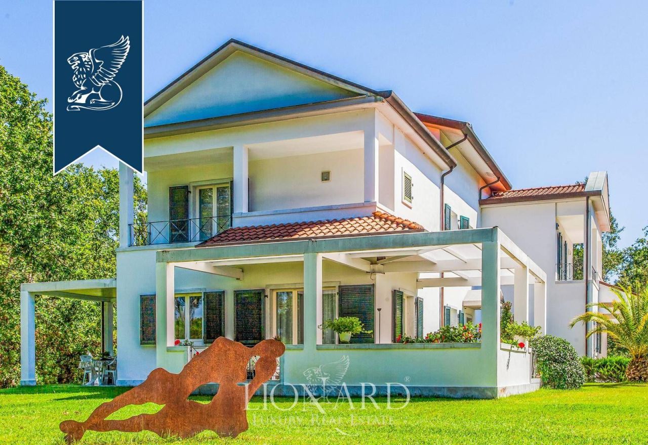 Villa à Massa, Italie, 600 m² - image 3