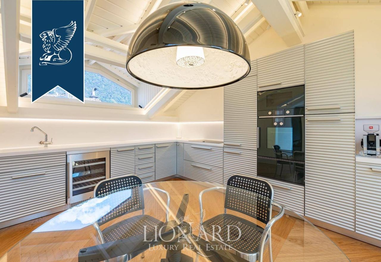 Apartment in Como, Italy, 239 m² - picture 4