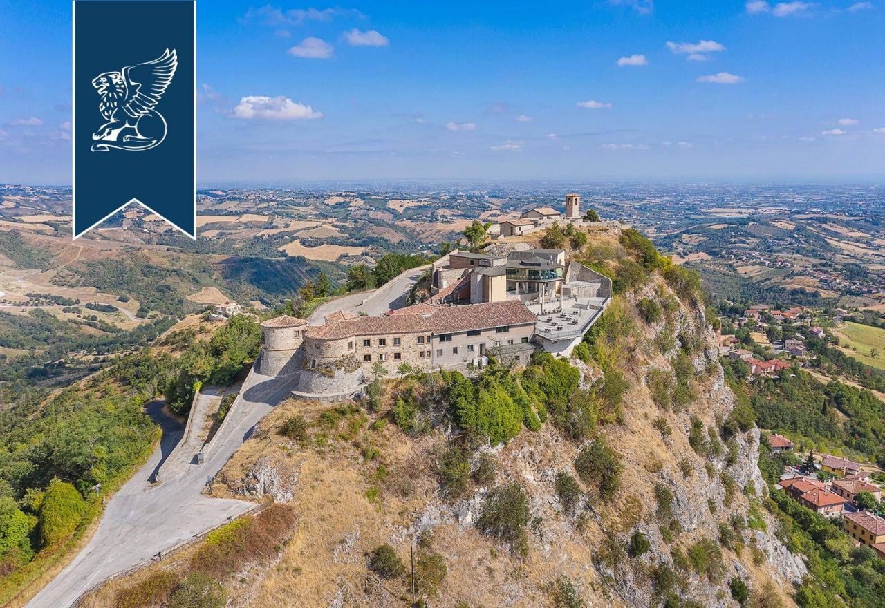 Castle in Rimini, Italy, 3 000 m² - picture 4