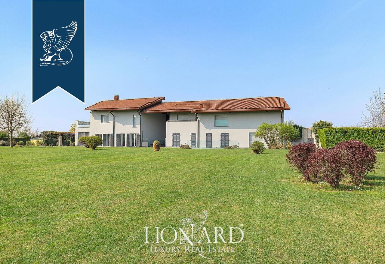Villa à Bergame, Italie, 1 000 m² - image 4
