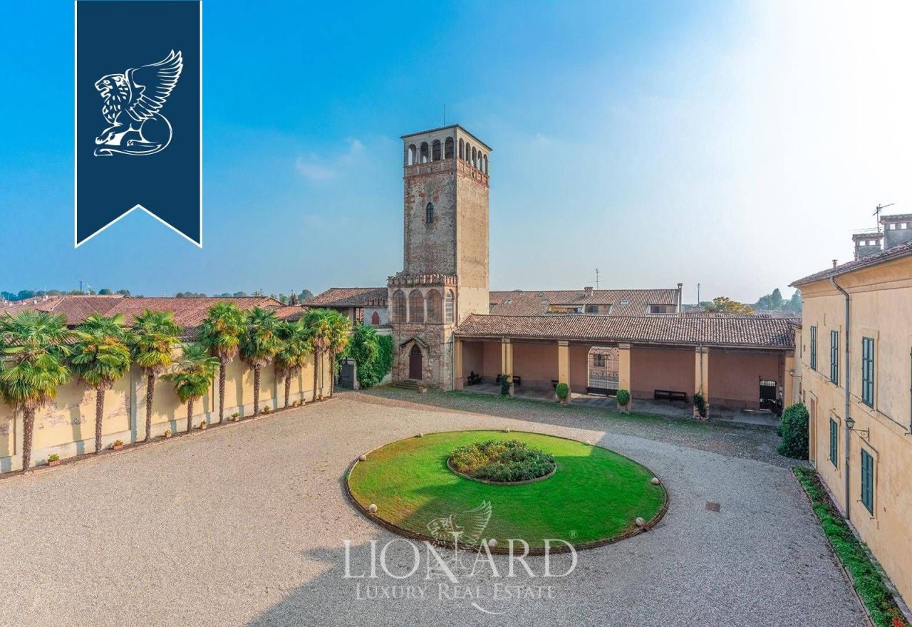 Villa en Cremona, Italia, 2 200 m² - imagen 4