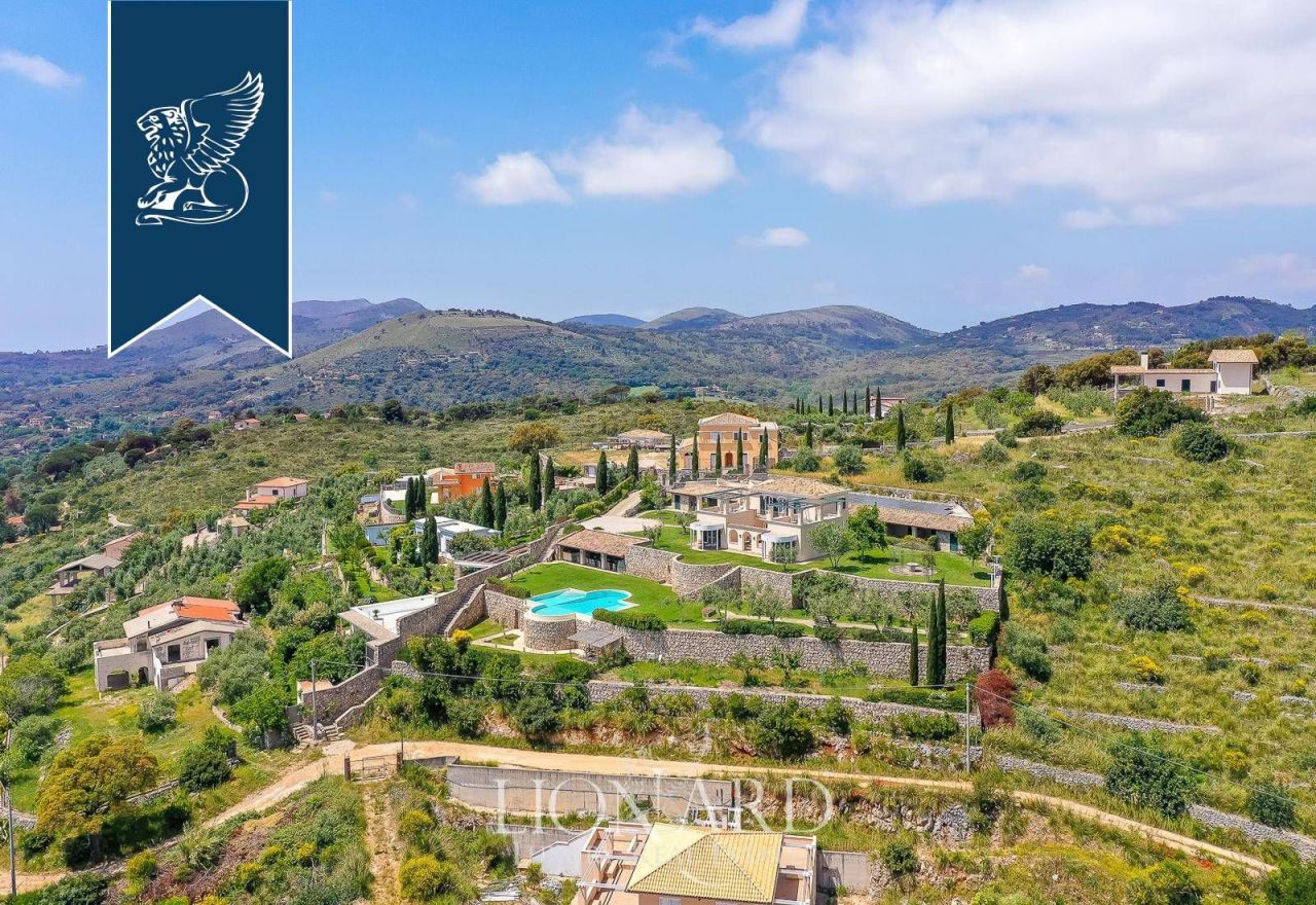 Casa a Latina, Italia, 400 m² - foto 4