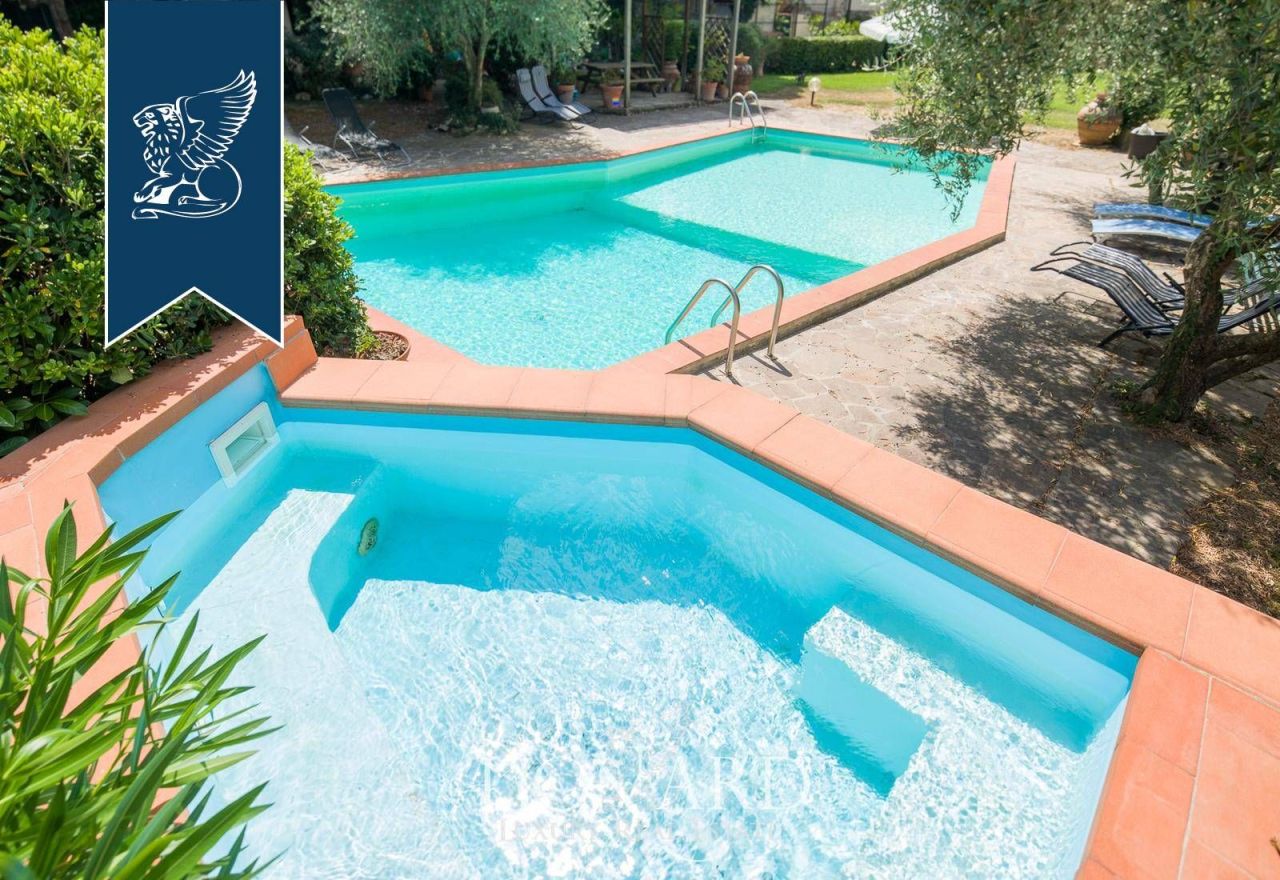 Villa in Florence, Italy, 600 m² - picture 4