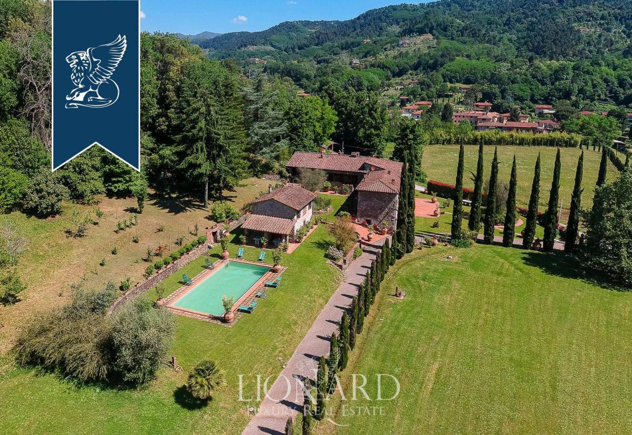 Farm in Lucca, Italy, 900 m² - picture 4