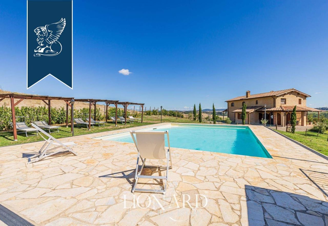 Farm in Montalcino, Italy, 1 800 m² - picture 4