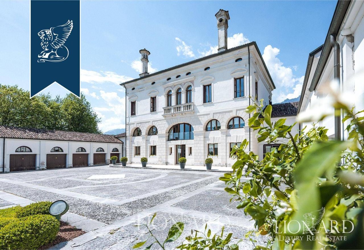 Villa in Belluno, Italien, 2 500 m² - Foto 4