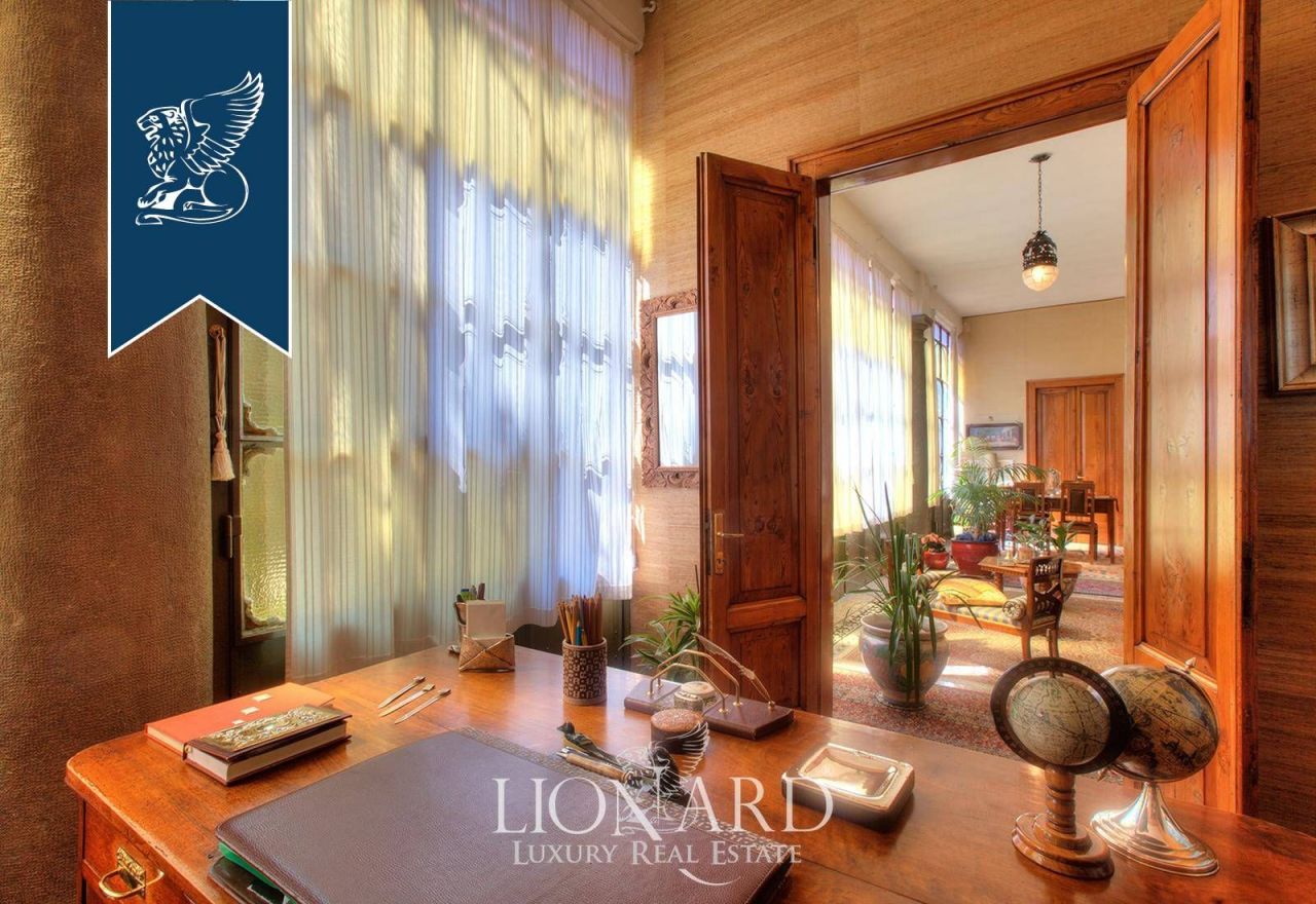 Villa in Bergamo, Italy, 1 000 m² - picture 4