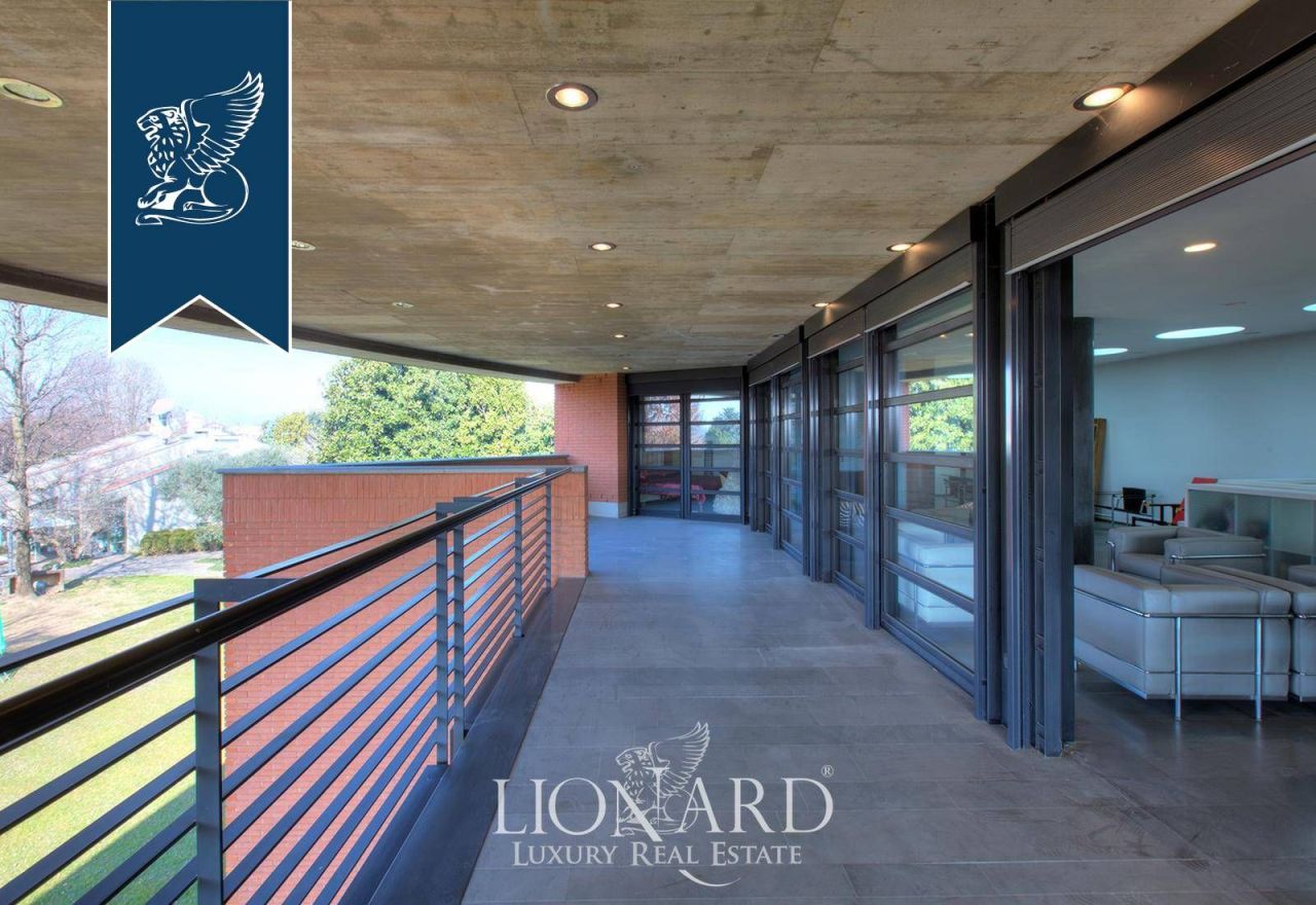 Villa en Monza, Italia, 1 000 m² - imagen 4