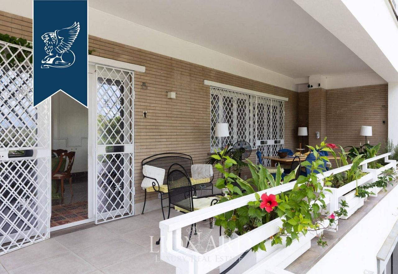 Villa in Rome, Italy, 330 m² - picture 4
