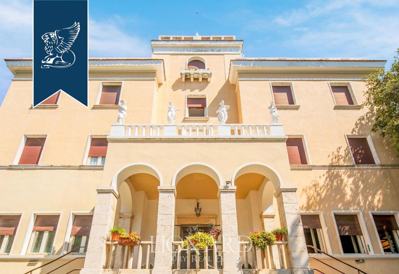 Hôtel à Spoleto, Italie, 1 500 m² - image 4