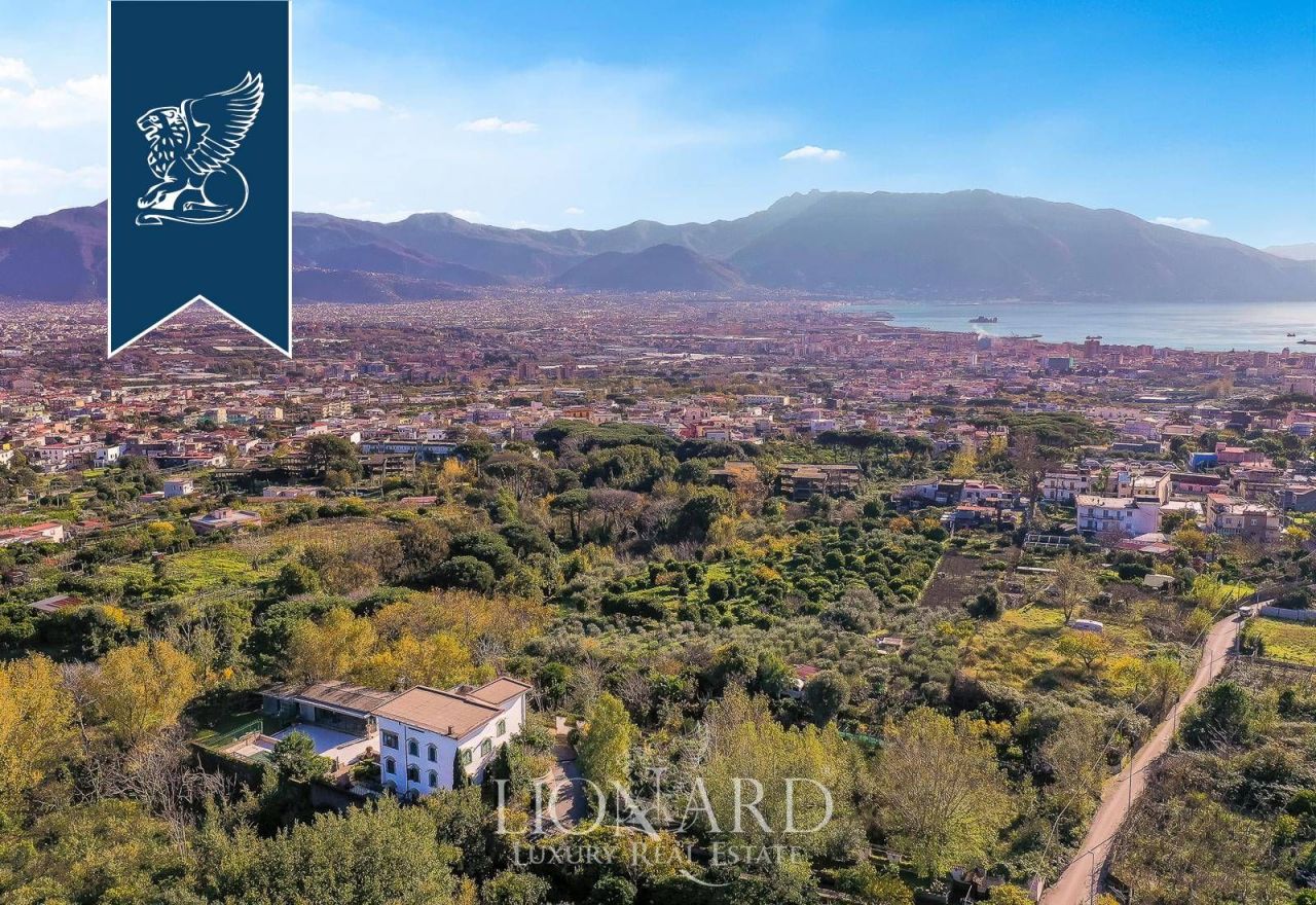 Villa in Naples, Italy, 500 m² - picture 4