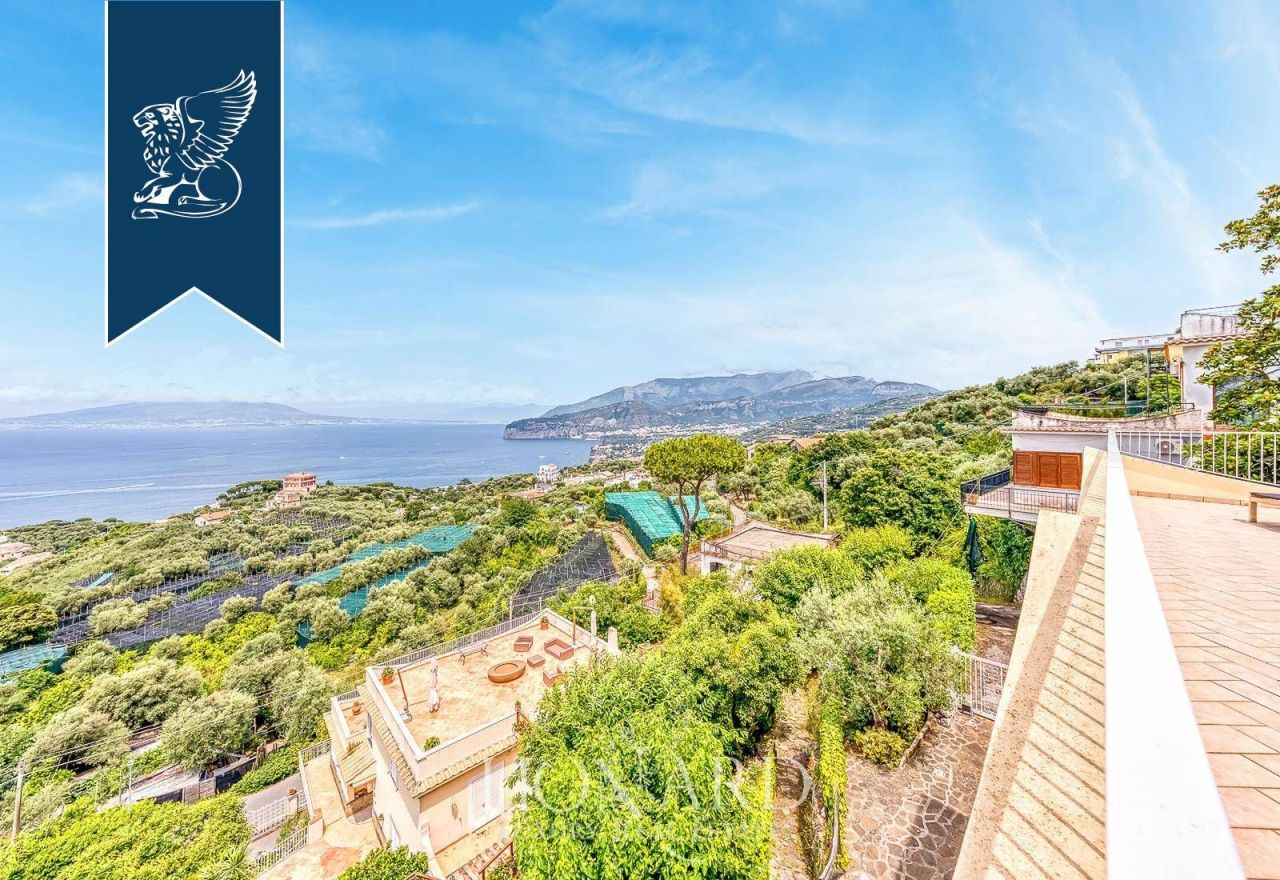 Villa en Nápoles, Italia, 430 m² - imagen 4