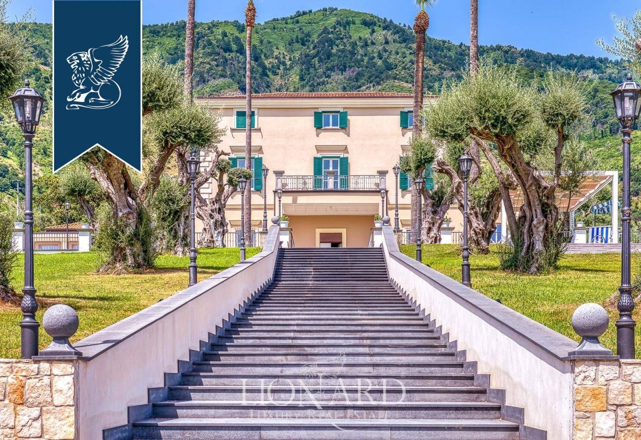 Villa à Salerne, Italie, 1 200 m² - image 4