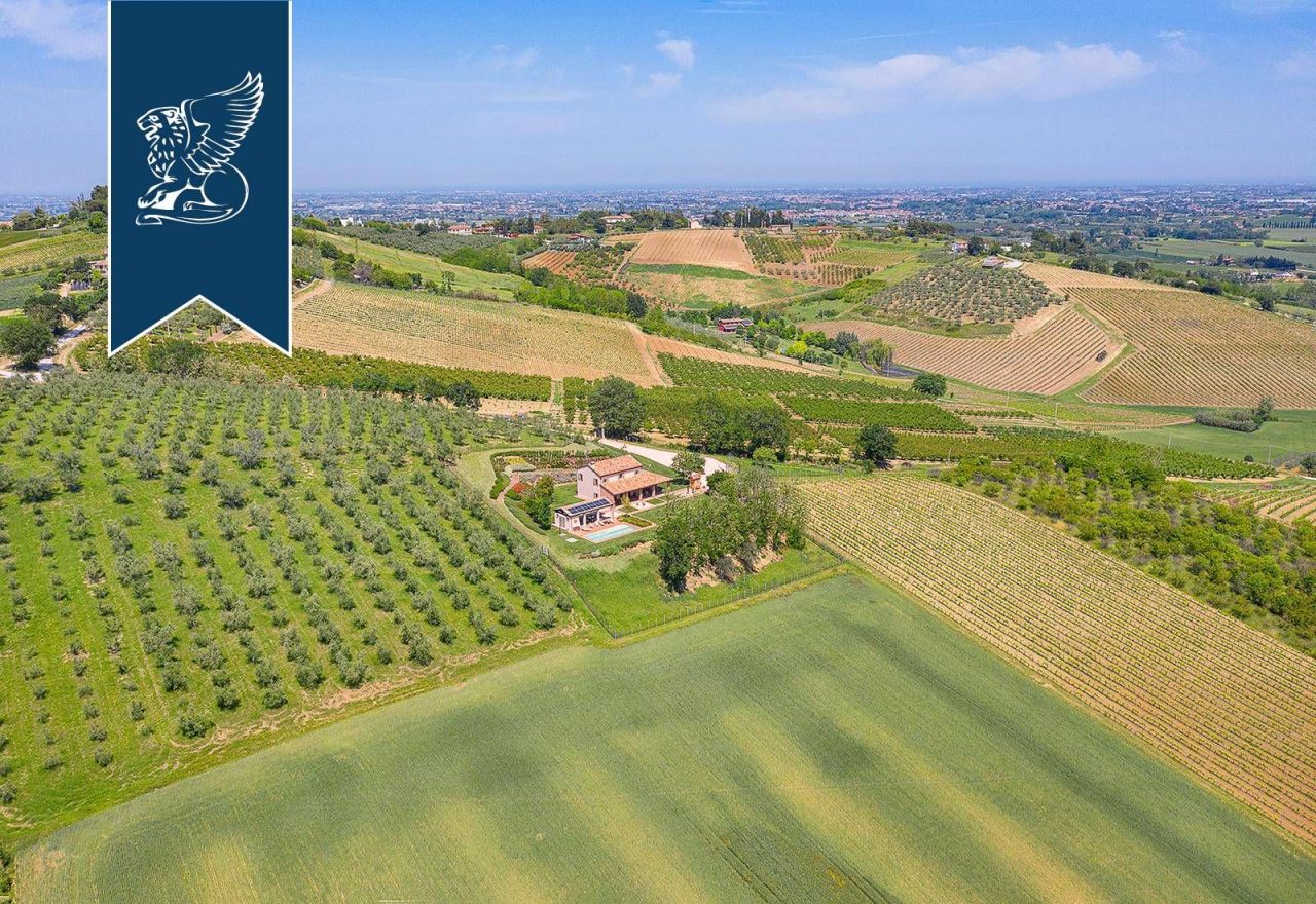 Villa in Forli-Cesena, Italy, 350 m² - picture 4