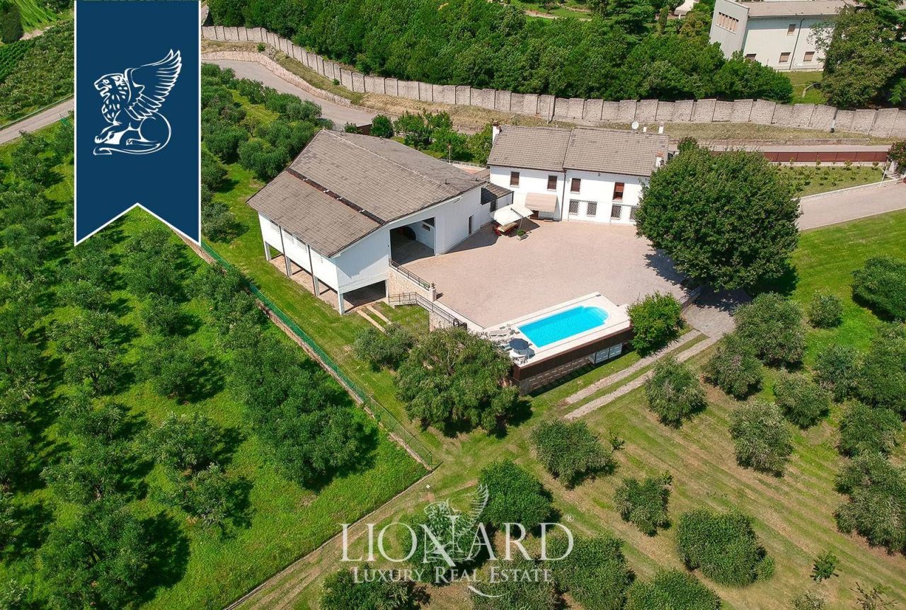 Villa in Verona, Italien, 1 000 m² - Foto 4