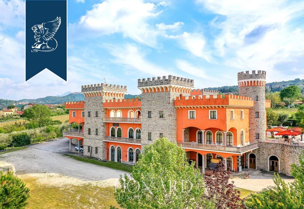 Castle in Avellino, Italy, 6 000 m² - picture 4