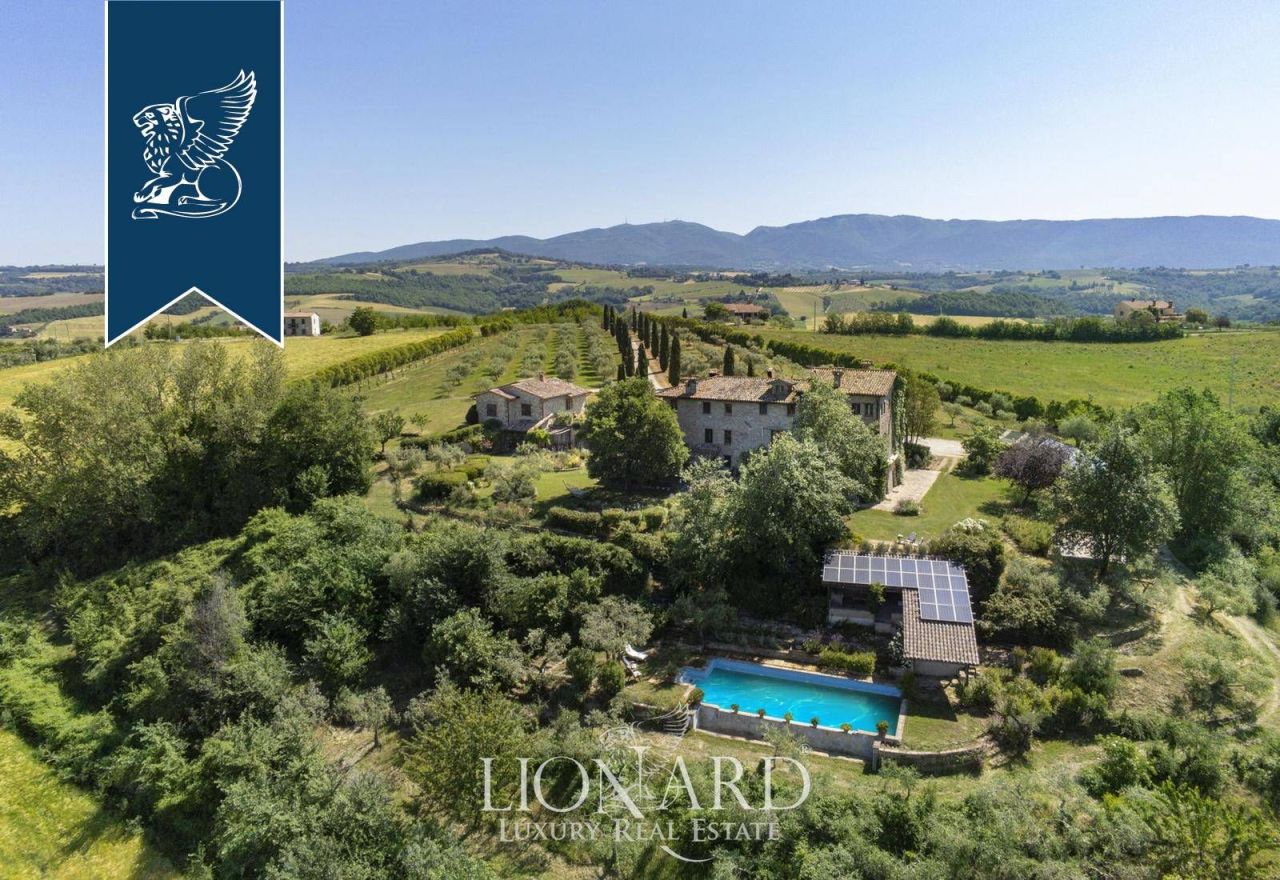 Farm in Todi, Italien, 683 m² - Foto 4