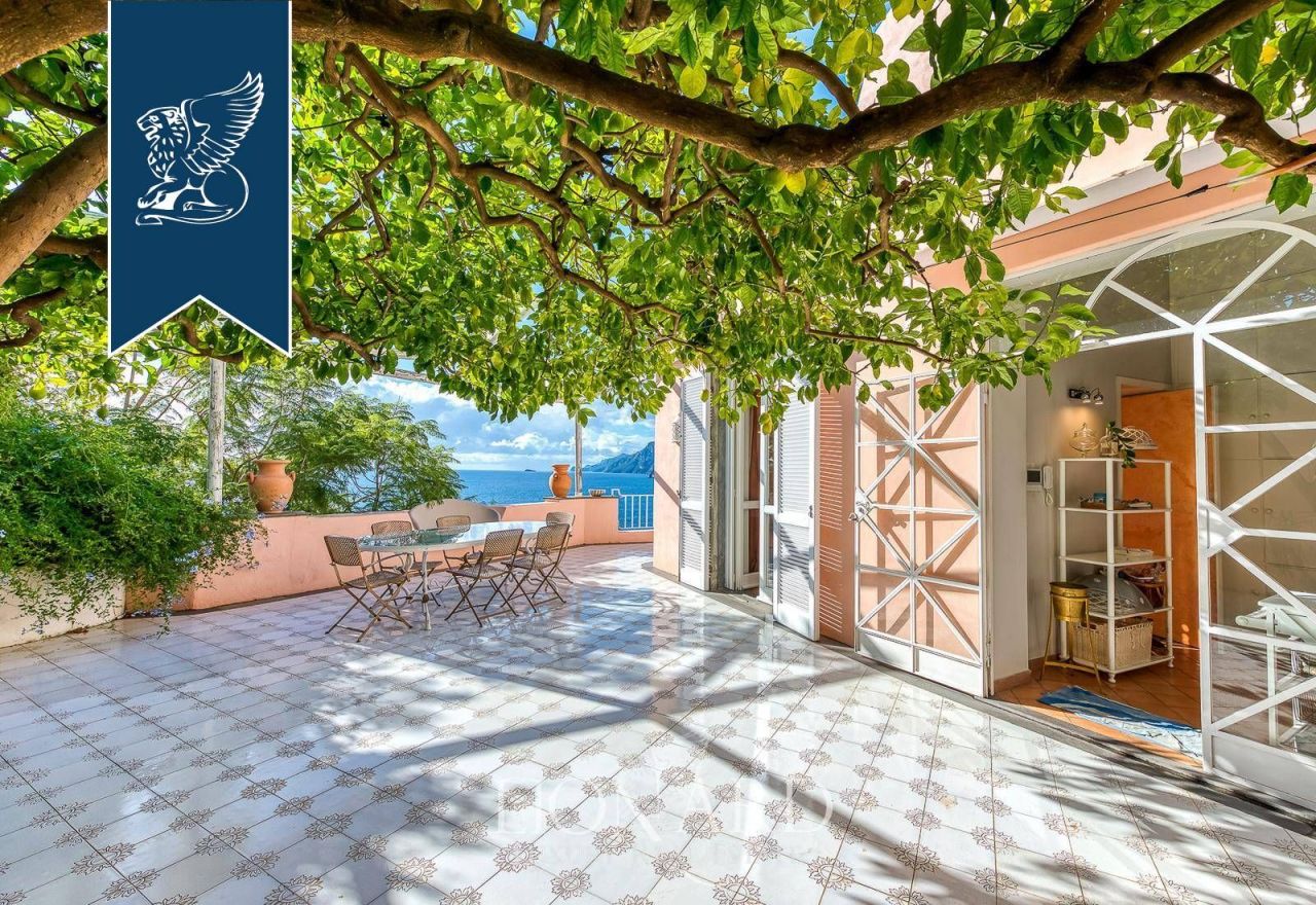 Villa à Salerne, Italie, 800 m² - image 4