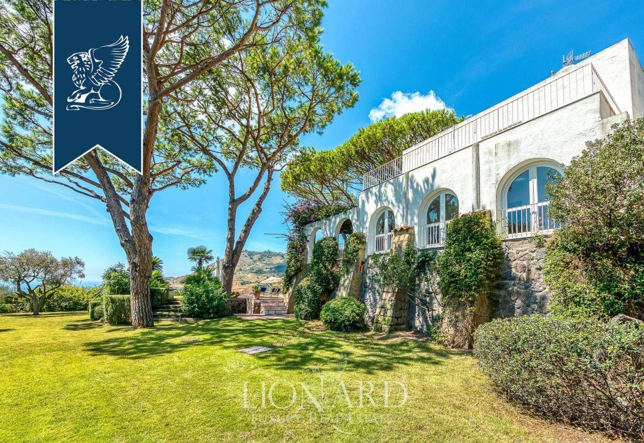 Villa in Naples, Italy, 250 m² - picture 3