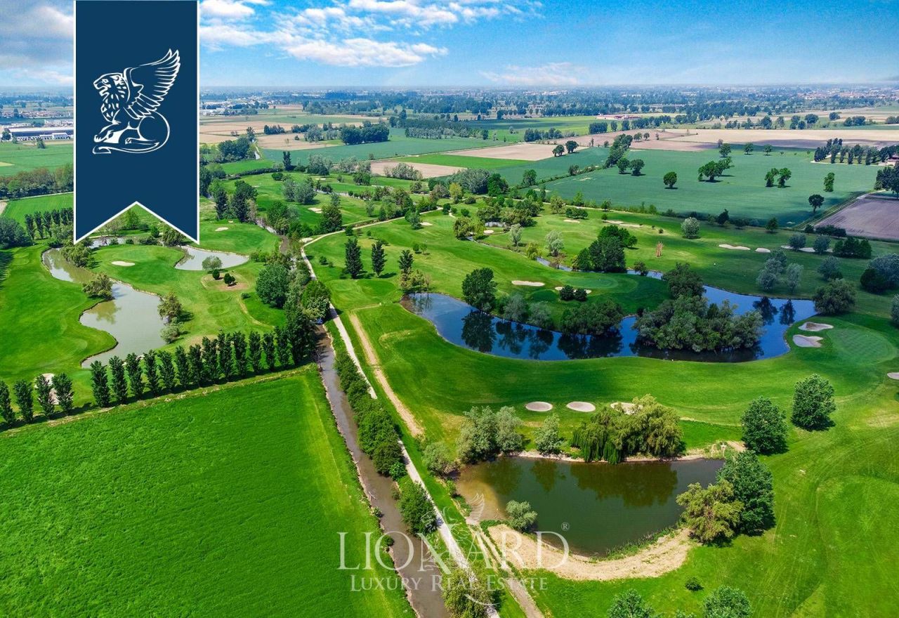 Villa in Cremona, Italy, 19 000 m² - picture 3