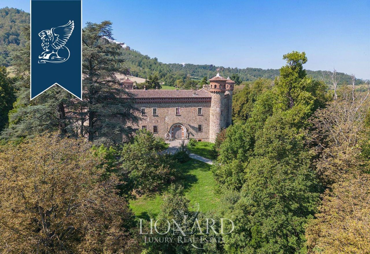 Castle in Piacenza, Italy, 8 000 m² - picture 3