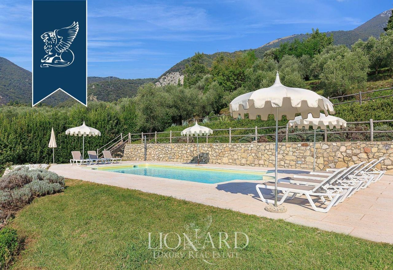 Villa in Brescia, Italy, 805 m² - picture 3