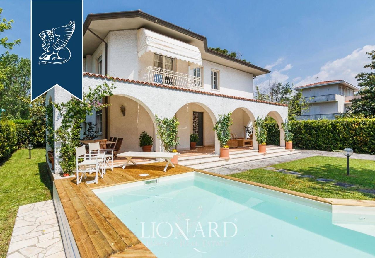 Villa in Forte dei Marmi, Italy, 216 m² - picture 3