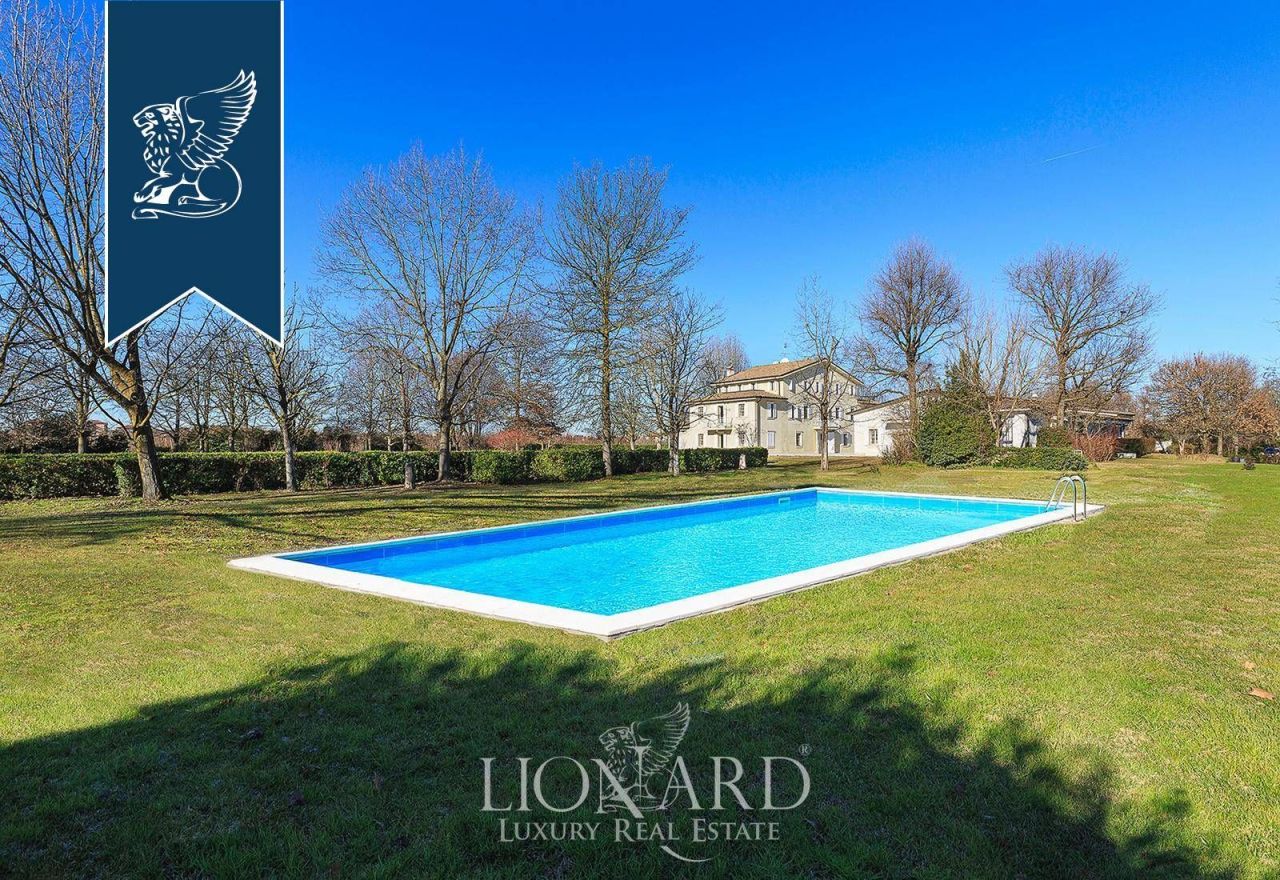 Villa à Modène, Italie, 1 700 m² - image 3