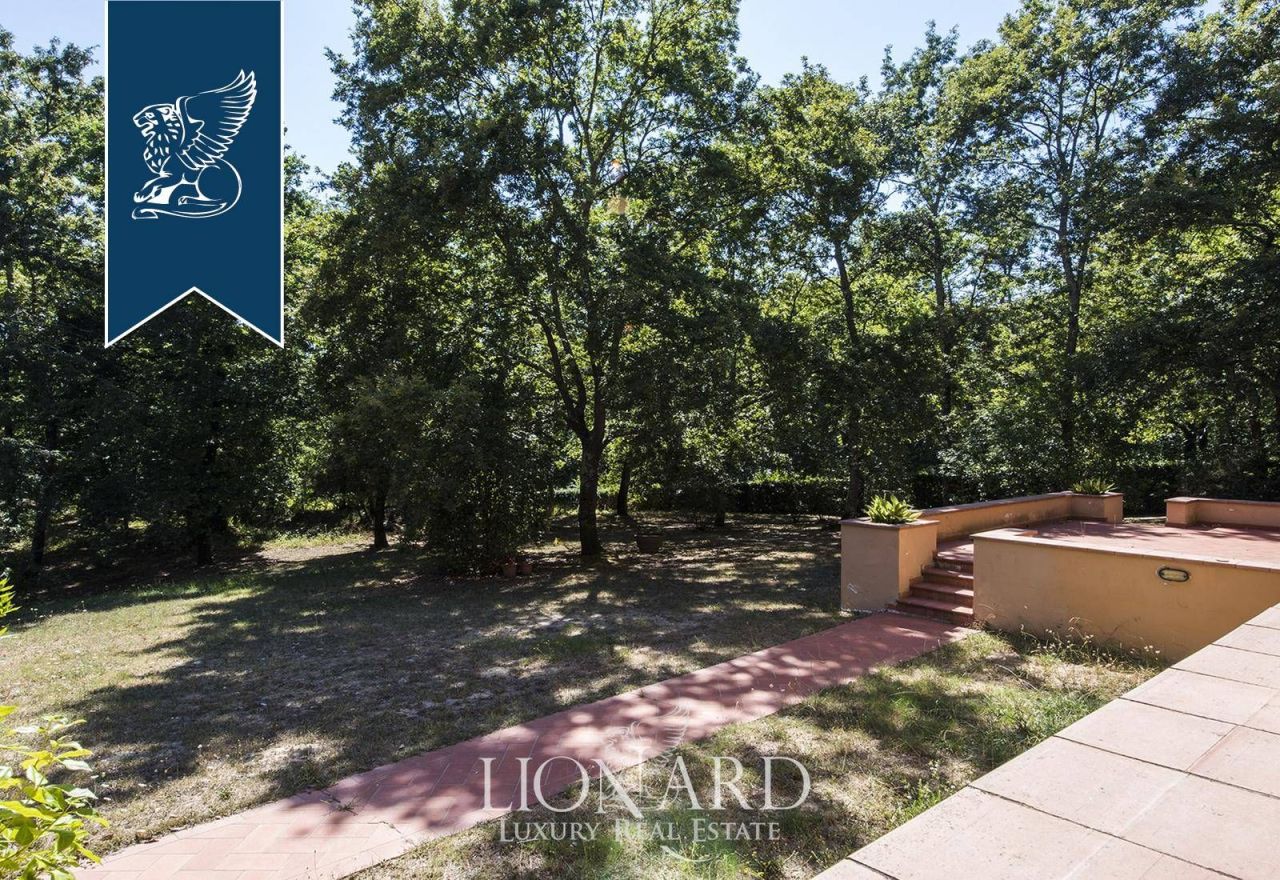 Villa in Lucca, Italy, 500 m² - picture 3