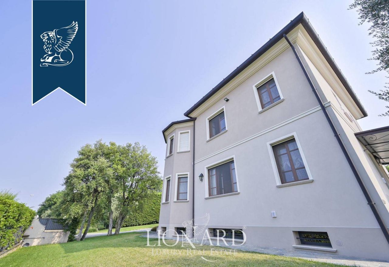 Villa à Brescia, Italie, 400 m² - image 3