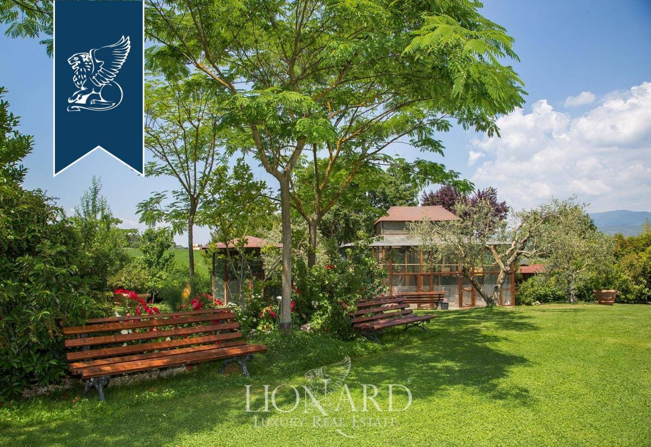 Villa in Arezzo, Italy, 730 m² - picture 3