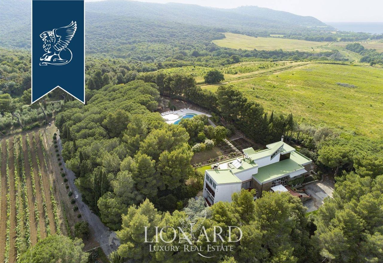 Villa in Piombino, Italy, 800 m² - picture 3