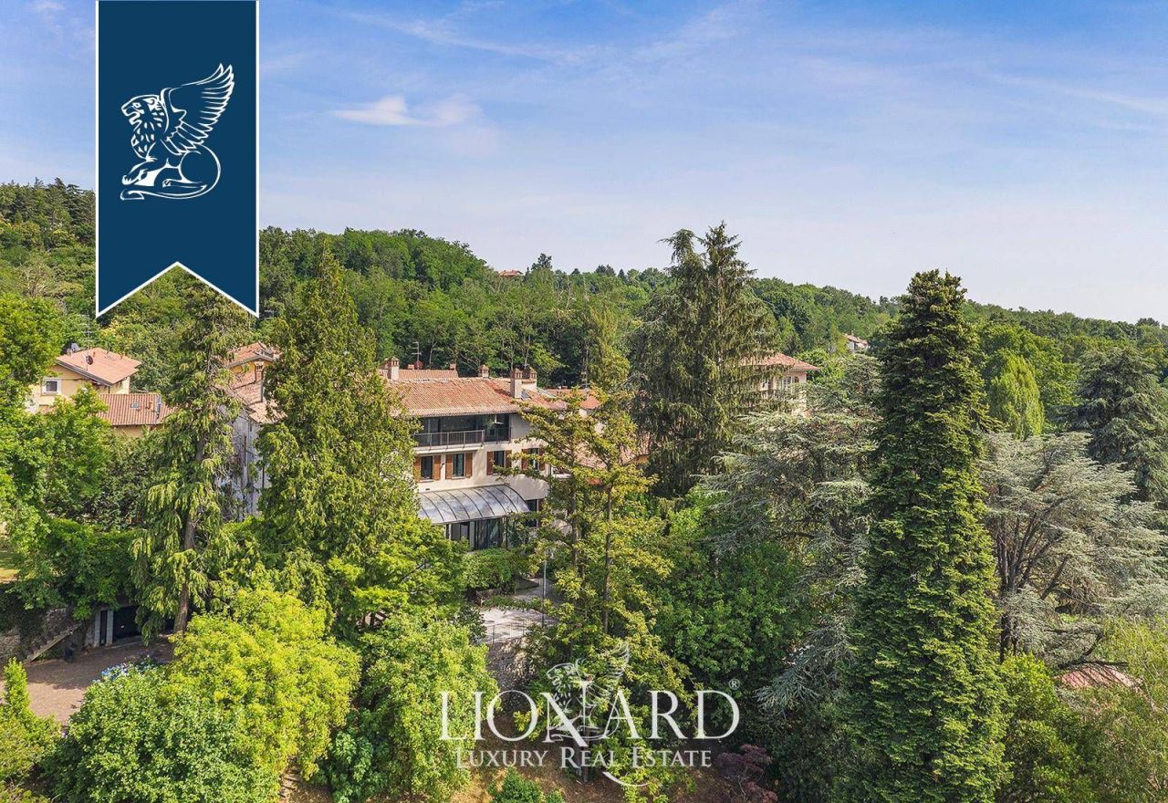 Villa a Varese, Italia, 622 m² - foto 4