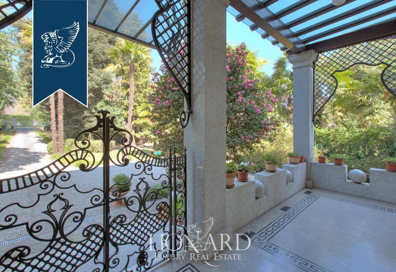 Villa in Lesa, Italy, 400 m² - picture 5