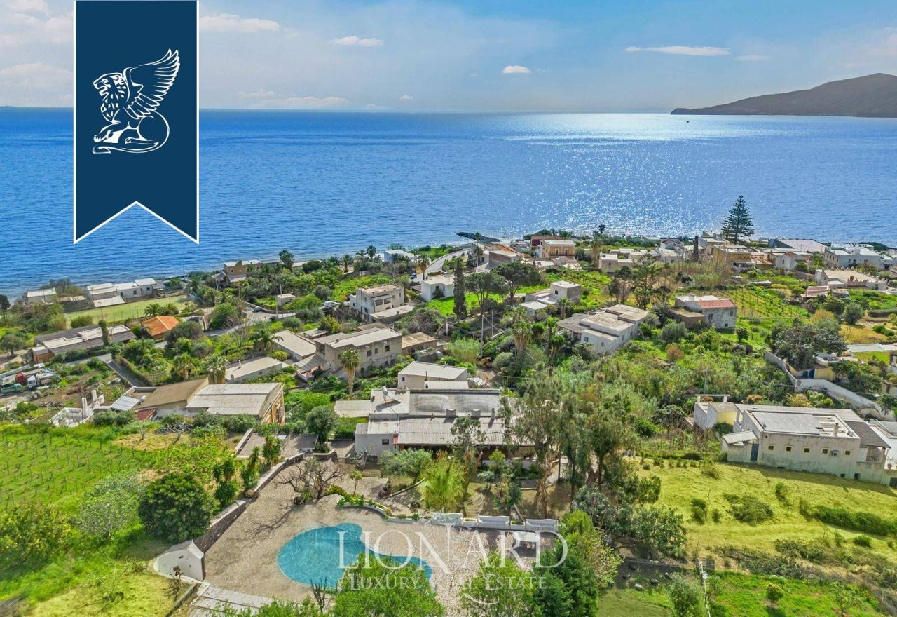 Villa a Messina, Italia, 300 m² - foto 5