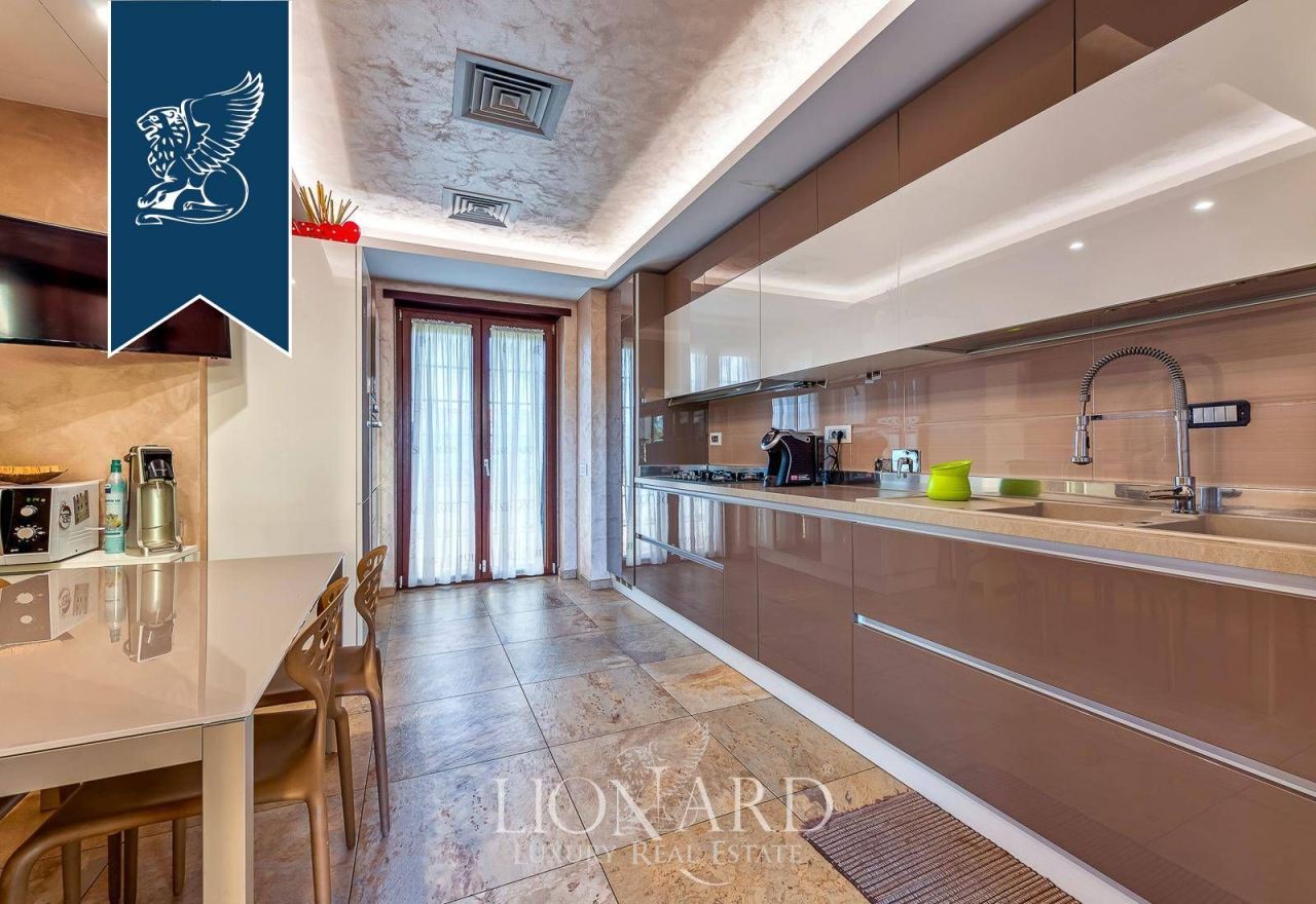 Villa en Roma, Italia, 300 m² - imagen 5