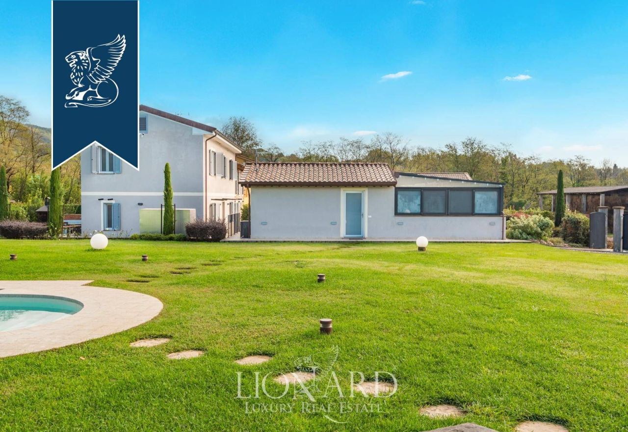 Villa in Capannori, Italy, 340 m² - picture 5