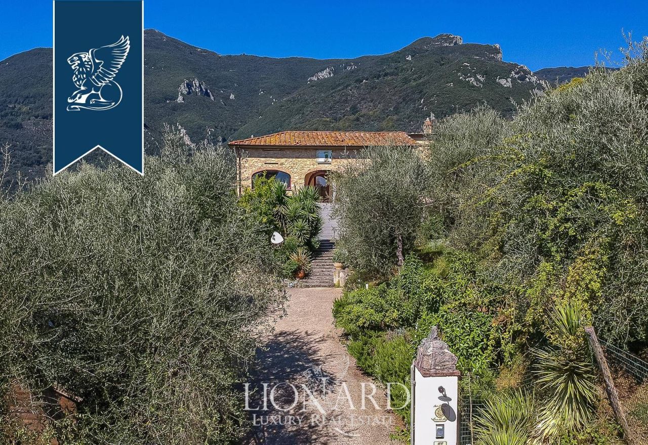 Villa in Camaiore, Italy, 360 m² - picture 5