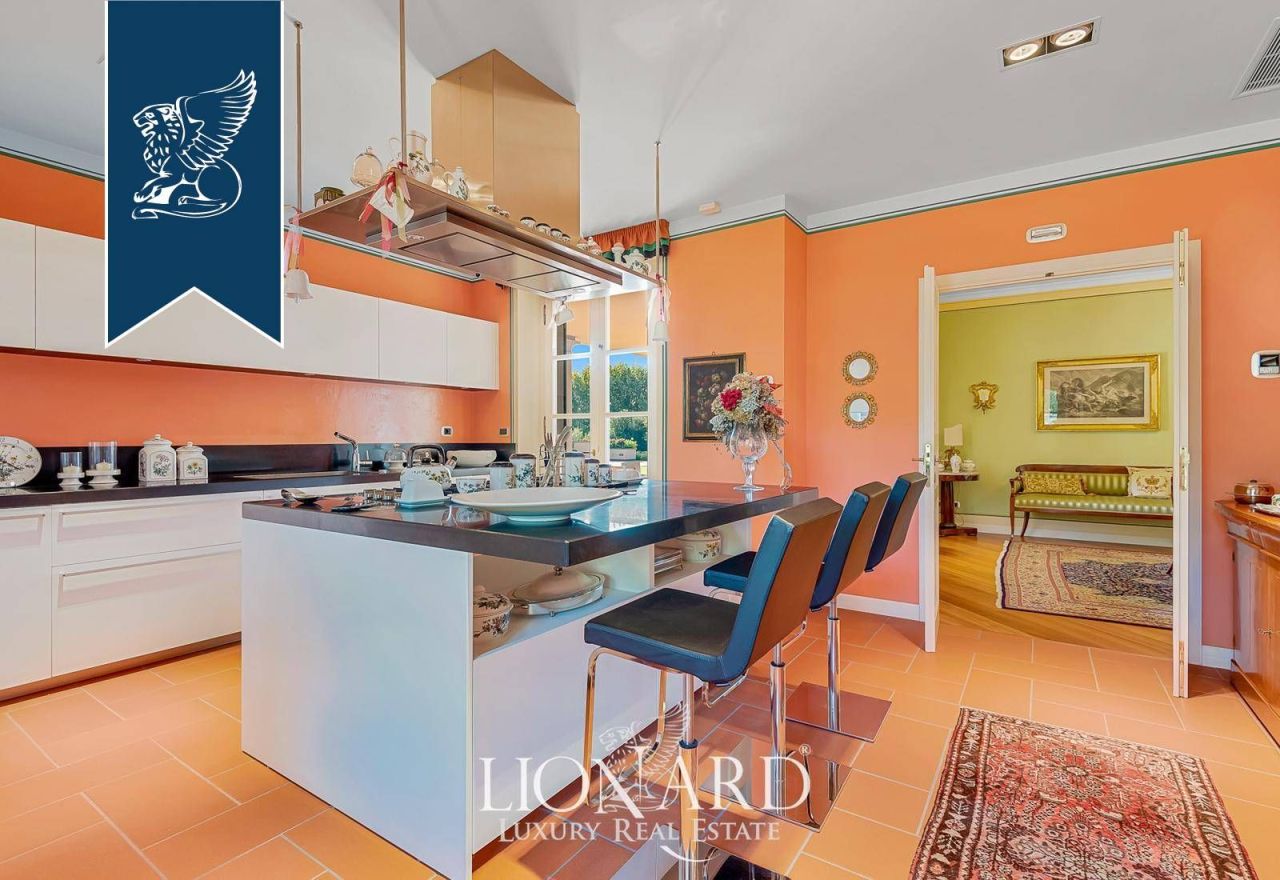 Villa à Capannori, Italie, 600 m² - image 5