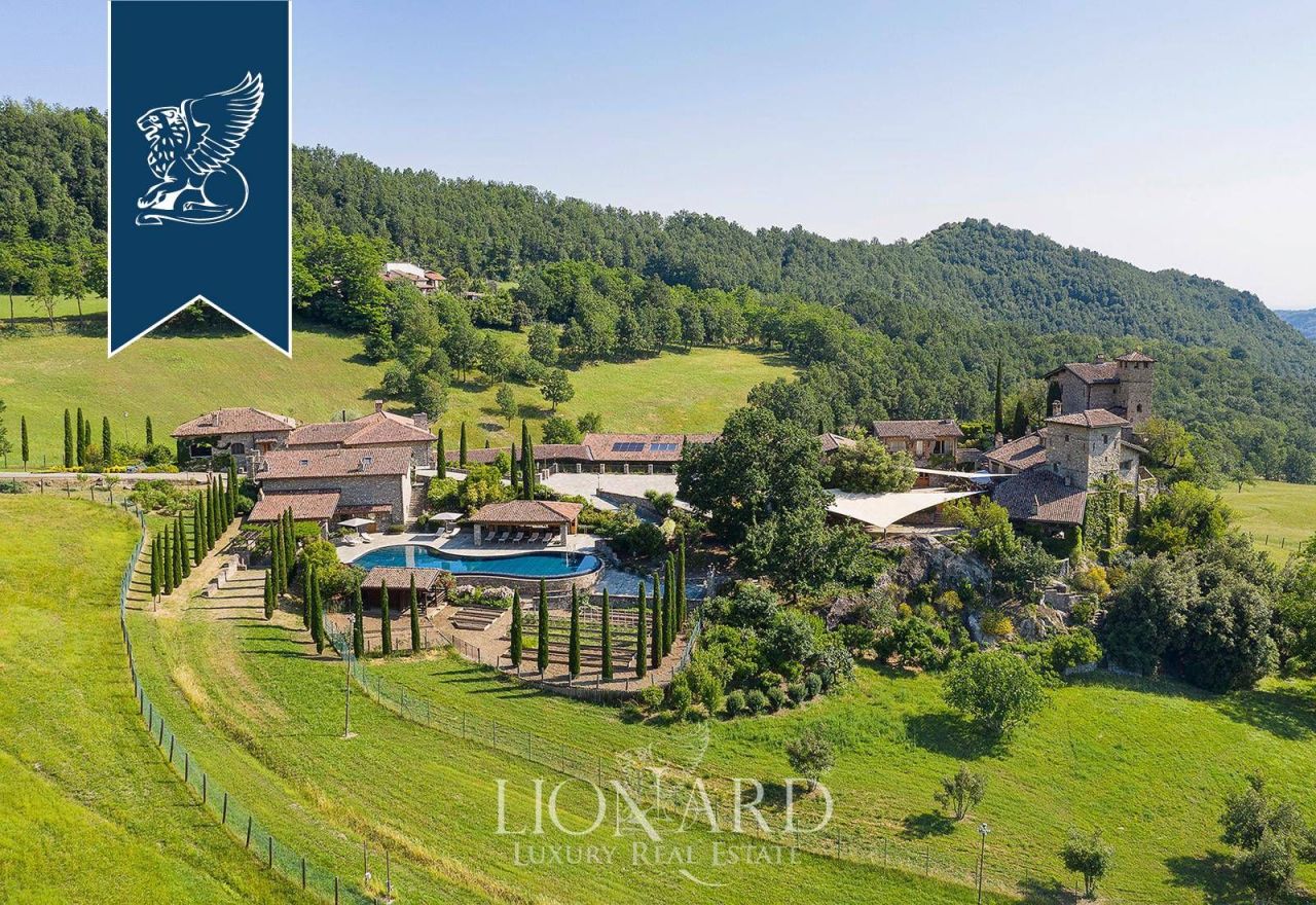 Castillo en Piacenza, Italia, 2 785 m² - imagen 5