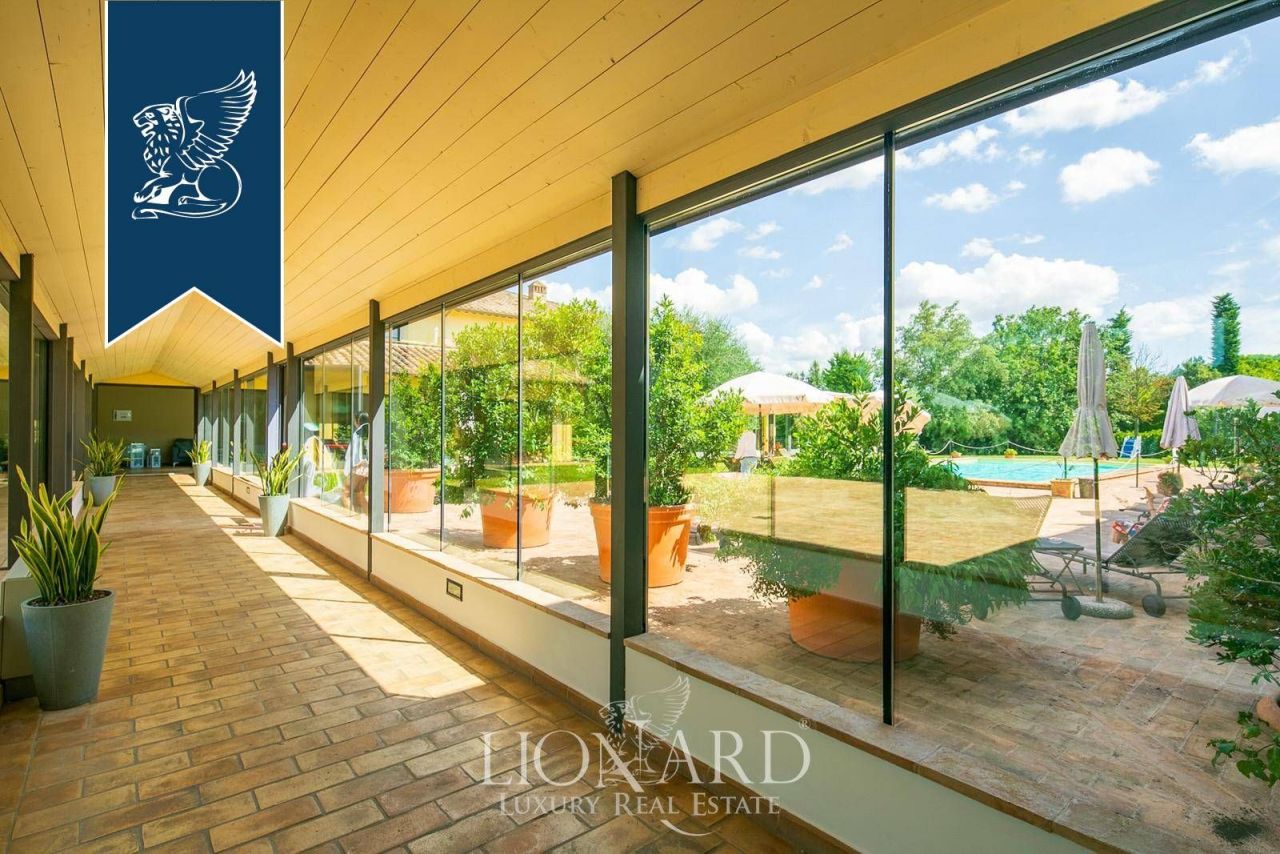 Hotel in Corciano, Italy, 3 700 m² - picture 5