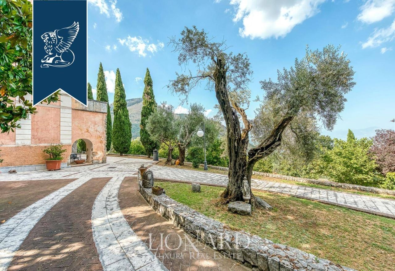 Villa in Frosinone, Italy, 1 000 m² - picture 5