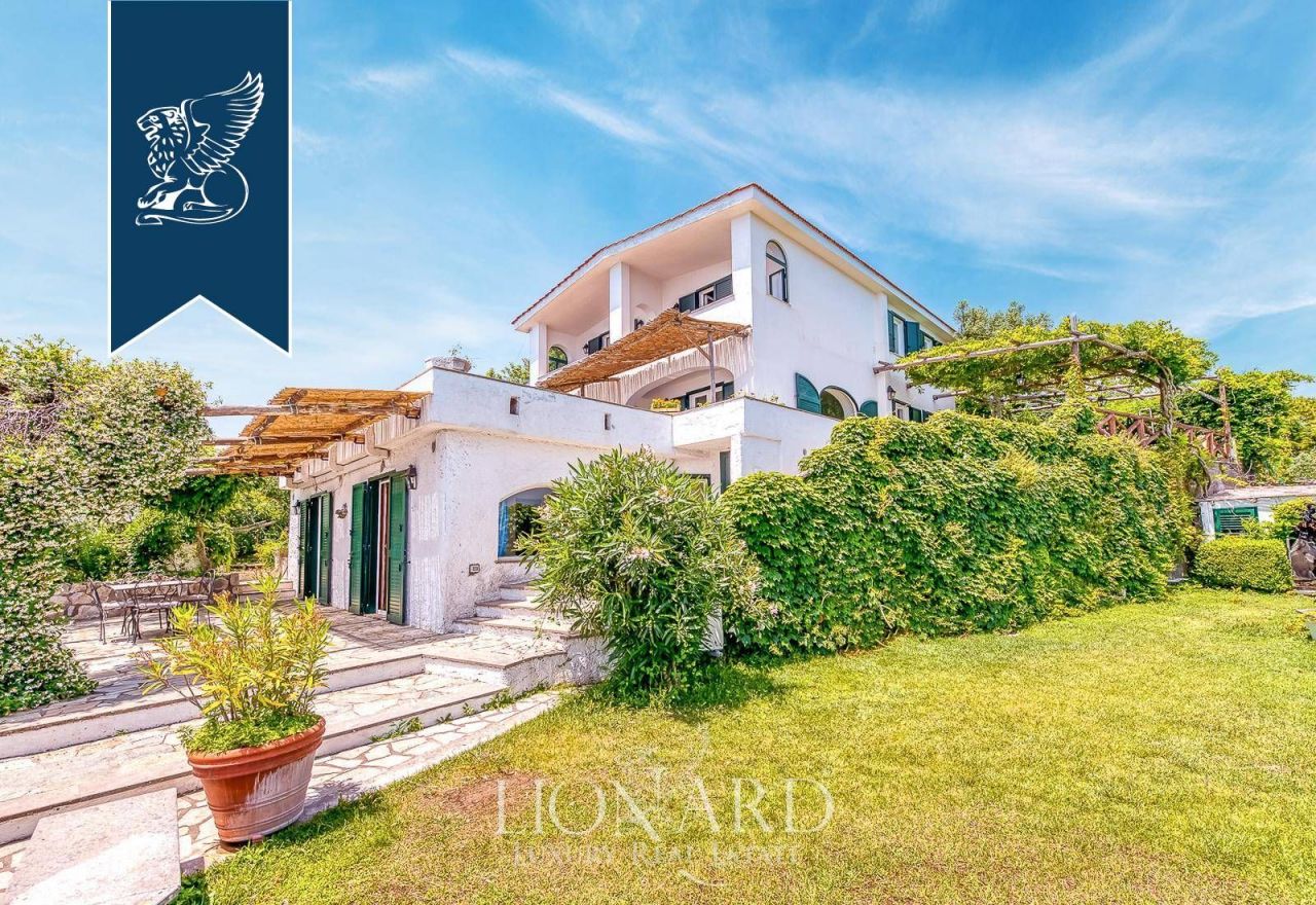 Villa in Naples, Italy, 360 m² - picture 5