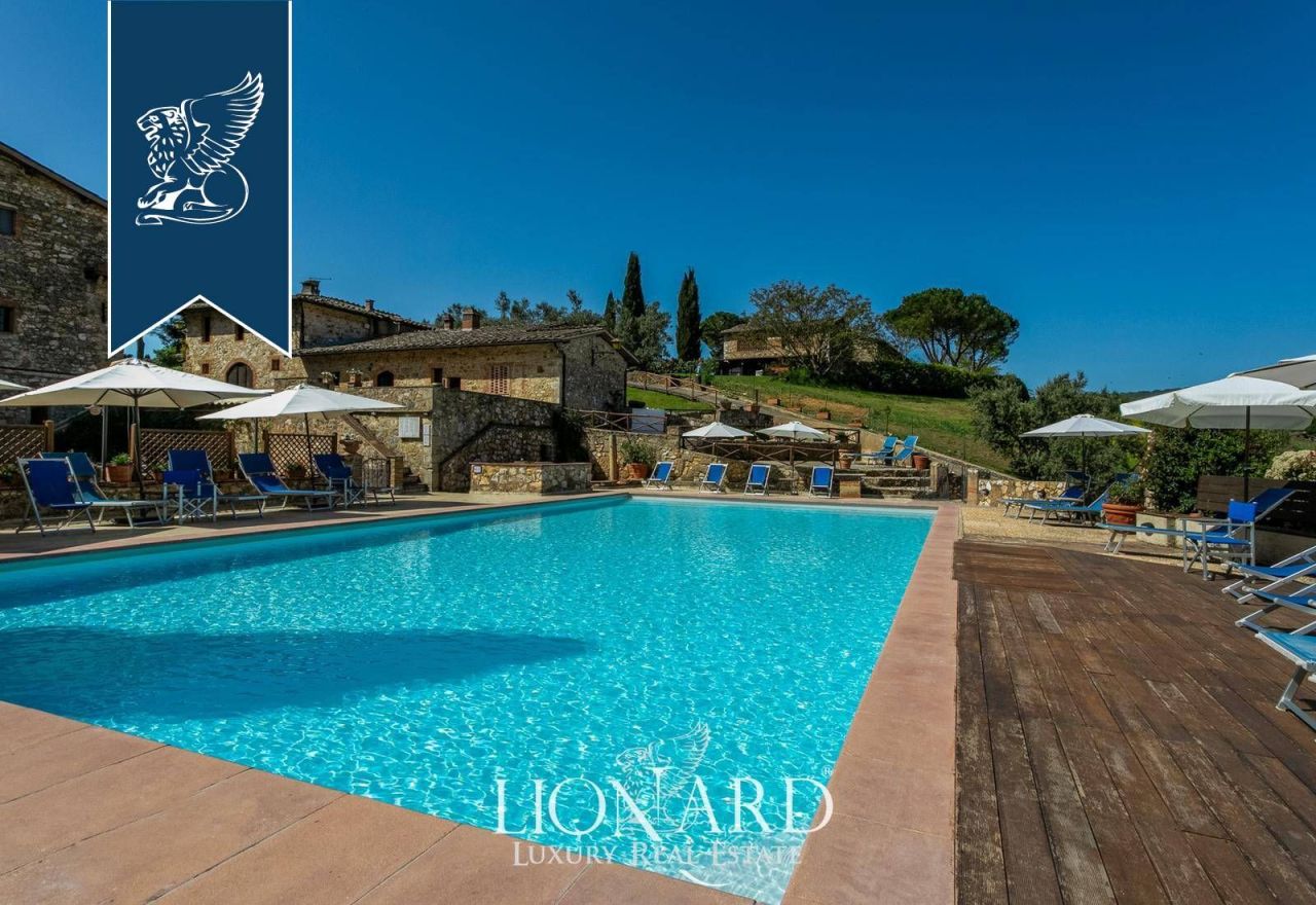 Casa en Siena, Italia, 1 900 m² - imagen 5