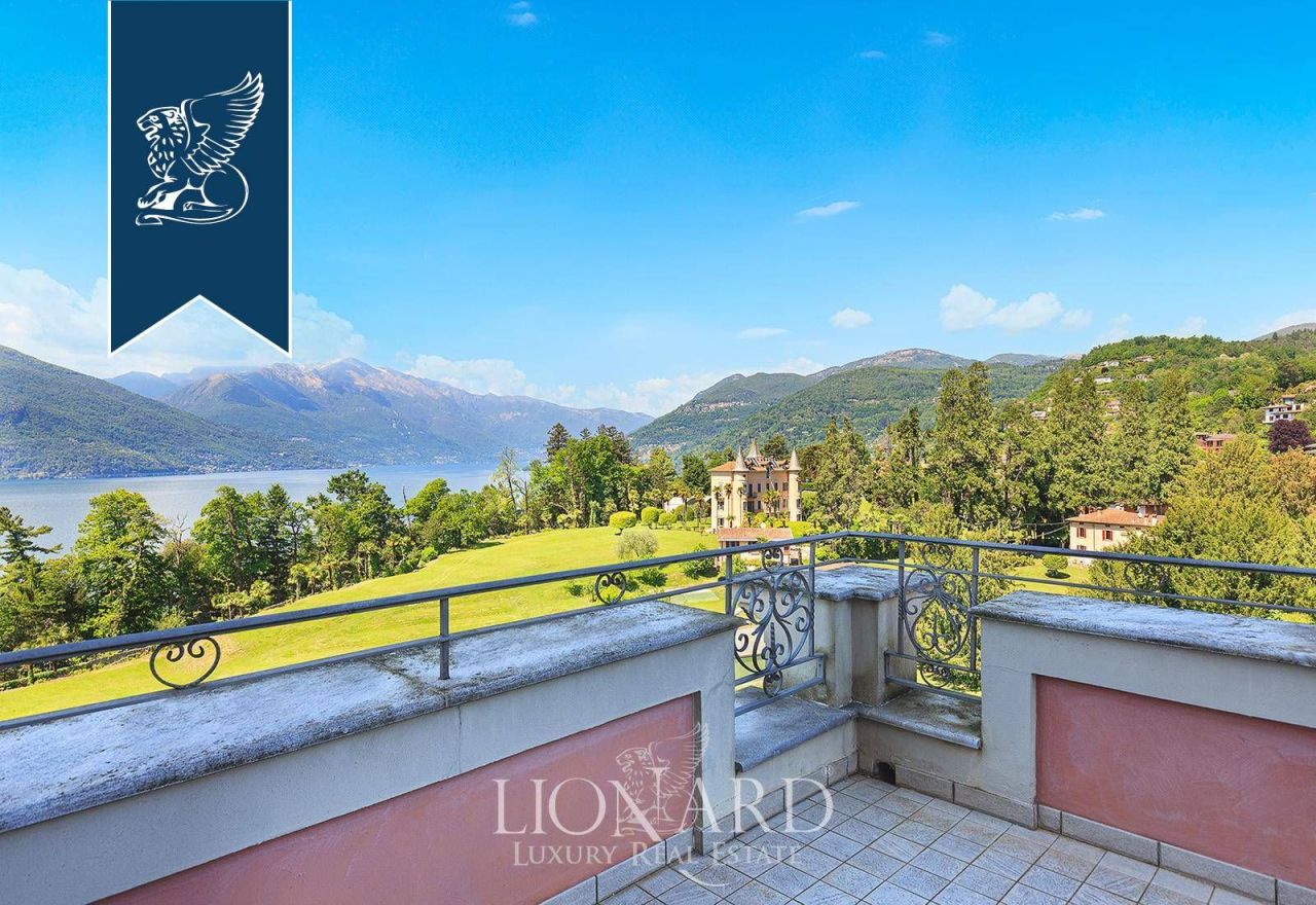 Villa in Luino, Italy, 700 m² - picture 5