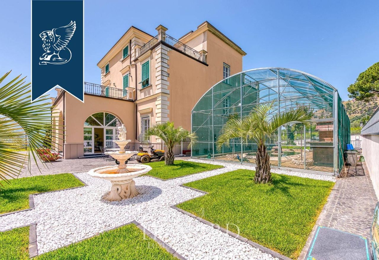 Villa à Salerne, Italie, 1 200 m² - image 5